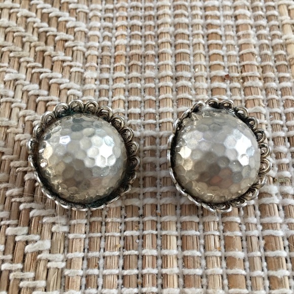Large Estate sale solid silver clip on earrings - Picture 3 of 7